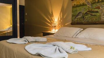 Habitación doble | Minibar, decoración individual, tabla de planchar con plancha