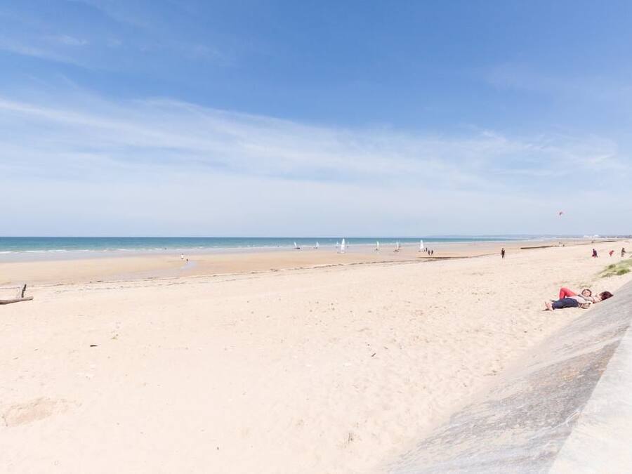 Una playa cerca