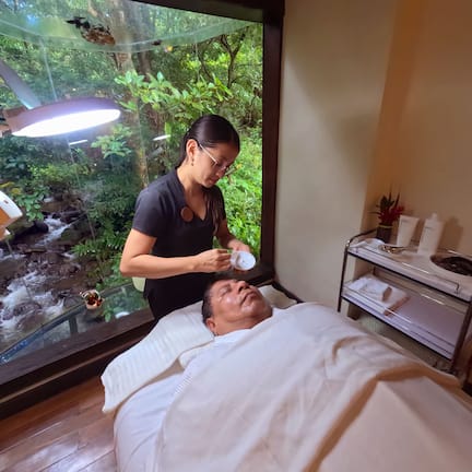 Couples treatment rooms, hot tub, steam room, hot springs, Turkish bath