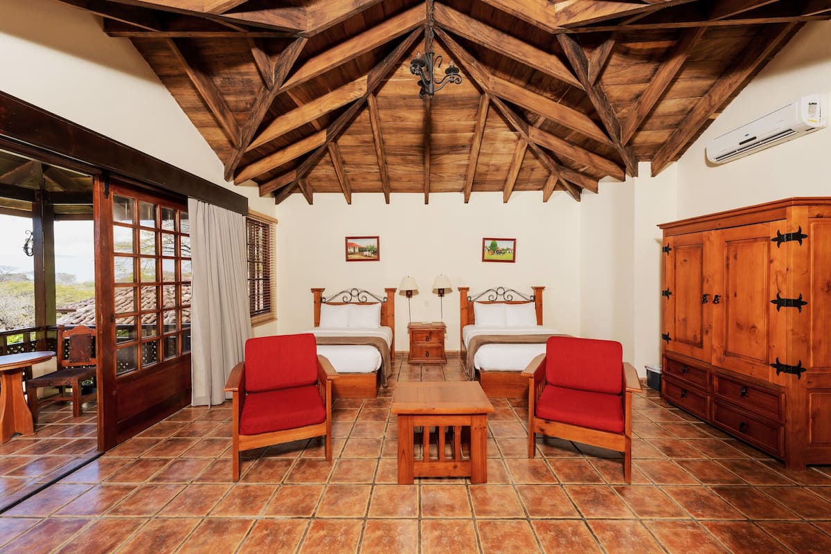 Standard Bungalow, 2 Double Beds, Garden View, Mountainside | Minibar, in-room safe, individually furnished, desk