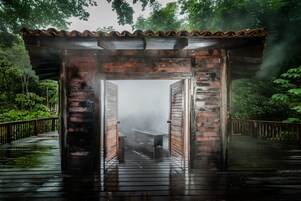 Couples treatment rooms, hot tub, steam room, hot springs, Turkish bath