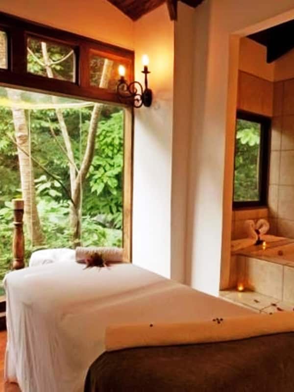 Couples treatment rooms, hot tub, steam room, hot springs, Turkish bath