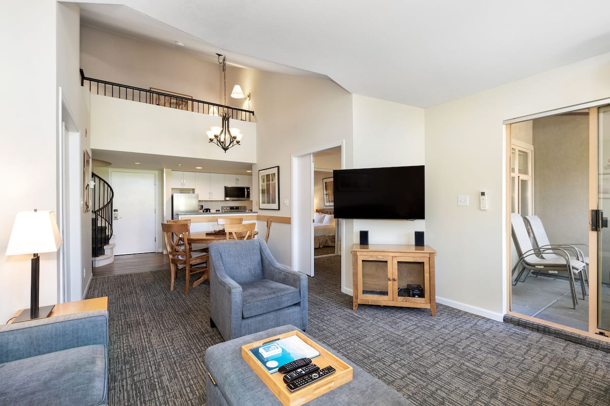 Condo, 2 Bedrooms + Loft (Unit 304) | Living area | 50-inch flat-screen TV with cable channels, TV, fireplace