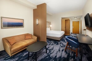 Premium bedding, in-room safe, desk, blackout drapes