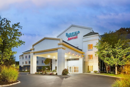 Exterior. Fairfield Inn & Suites Worcester Auburn