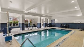 Indoor pool, sun loungers