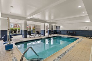 Indoor pool, sun loungers - Hilton Garden Inn Atlanta East/Stonecrest (Lithonia)