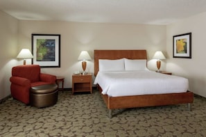 Room | 1 bedroom, individually decorated, individually furnished