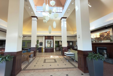 Saguão. Wingate by Wyndham St. Paul/Oakdale/Woodbury