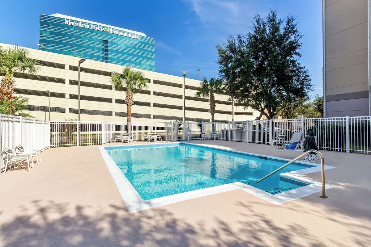 Photo 2 of ACP Hotel Houston Westchase, MOD Collection by Sonesta