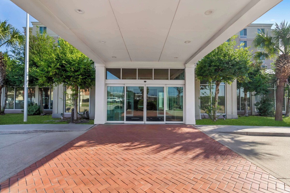Photo 3 of ACP Hotel Houston Westchase, MOD Collection by Sonesta