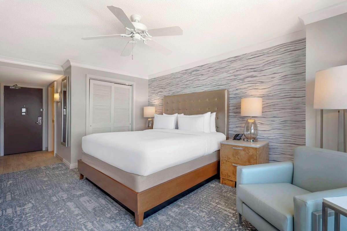 Ropa de cama de alta calidad y camas con pillow-top