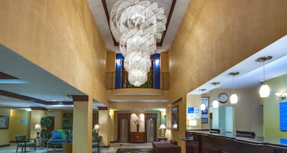 Holiday Inn Express Tower Center by IHG