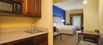 Holiday Inn Express Tower Center by IHG