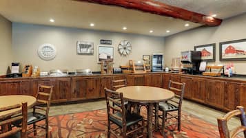 Desayuno continental gratuito y diario