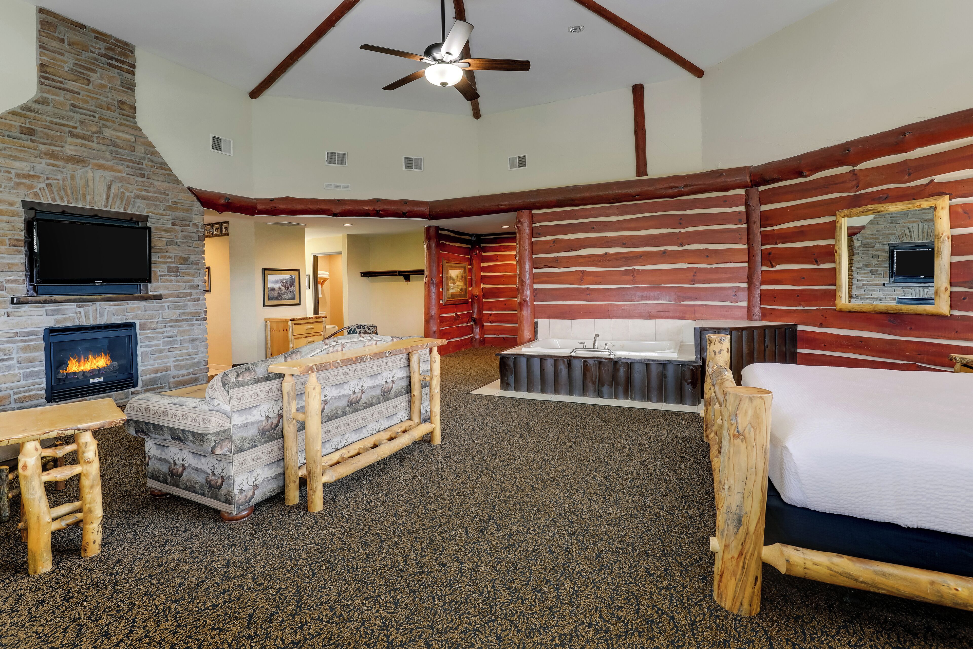 Theme Suite Mini Premier | Desk, laptop workspace, iron/ironing board, free cribs/infant beds