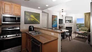 Microwave, coffee/tea maker - Tahiti Resort (Las Vegas)