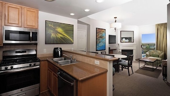 42-inch flat-screen TV with cable channels, TV at Tahiti Resort