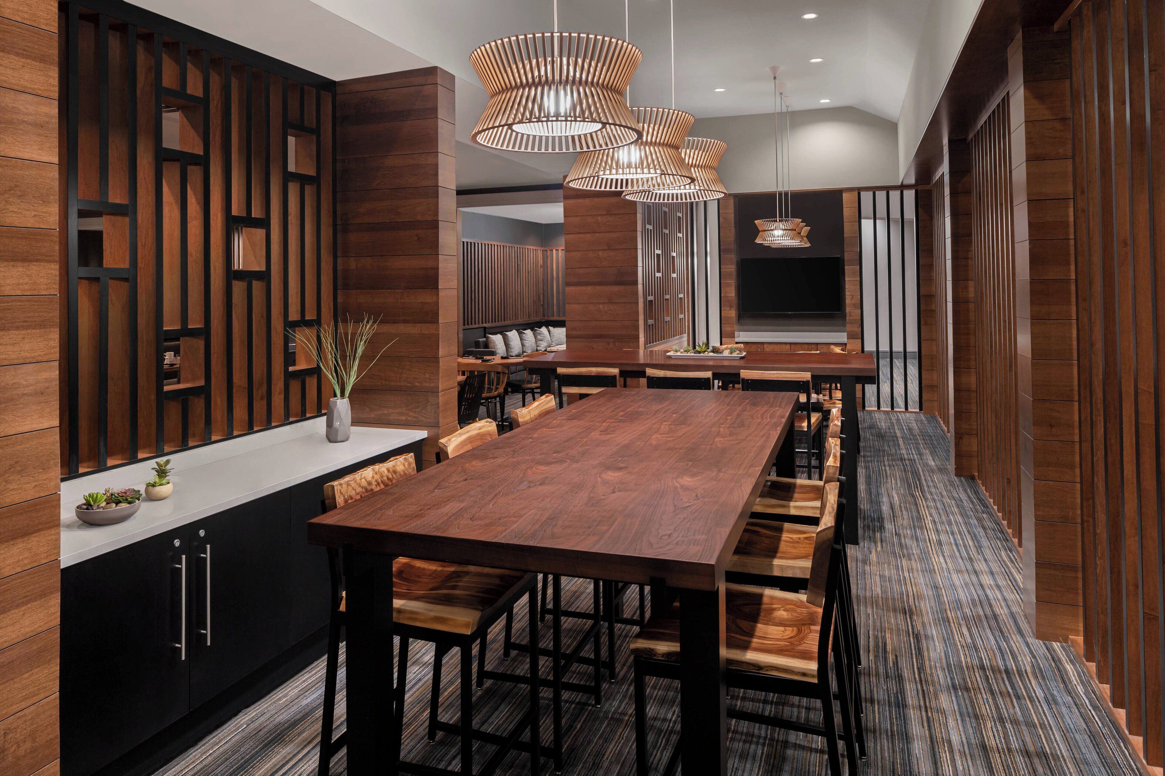 breakfast, lunch and dinner served