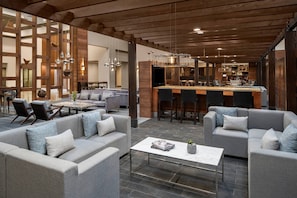 Lobby lounge - Cleveland Marriott East (Warrensville Heights)