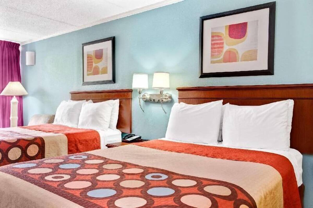 Desk, free cribs/infant beds, rollaway beds, free WiFi