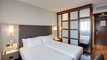 Minibar, in-room safe, desk, laptop workspace