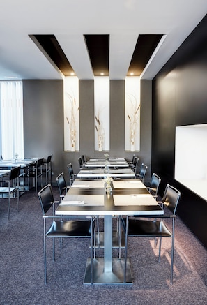 Daily buffet breakfast (EUR 10.9 per person)