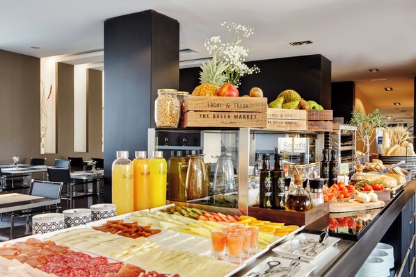 Daily buffet breakfast (EUR 10.9 per person) - Hotel Sercotel Ciutat d'Alcoi (Alcoy)