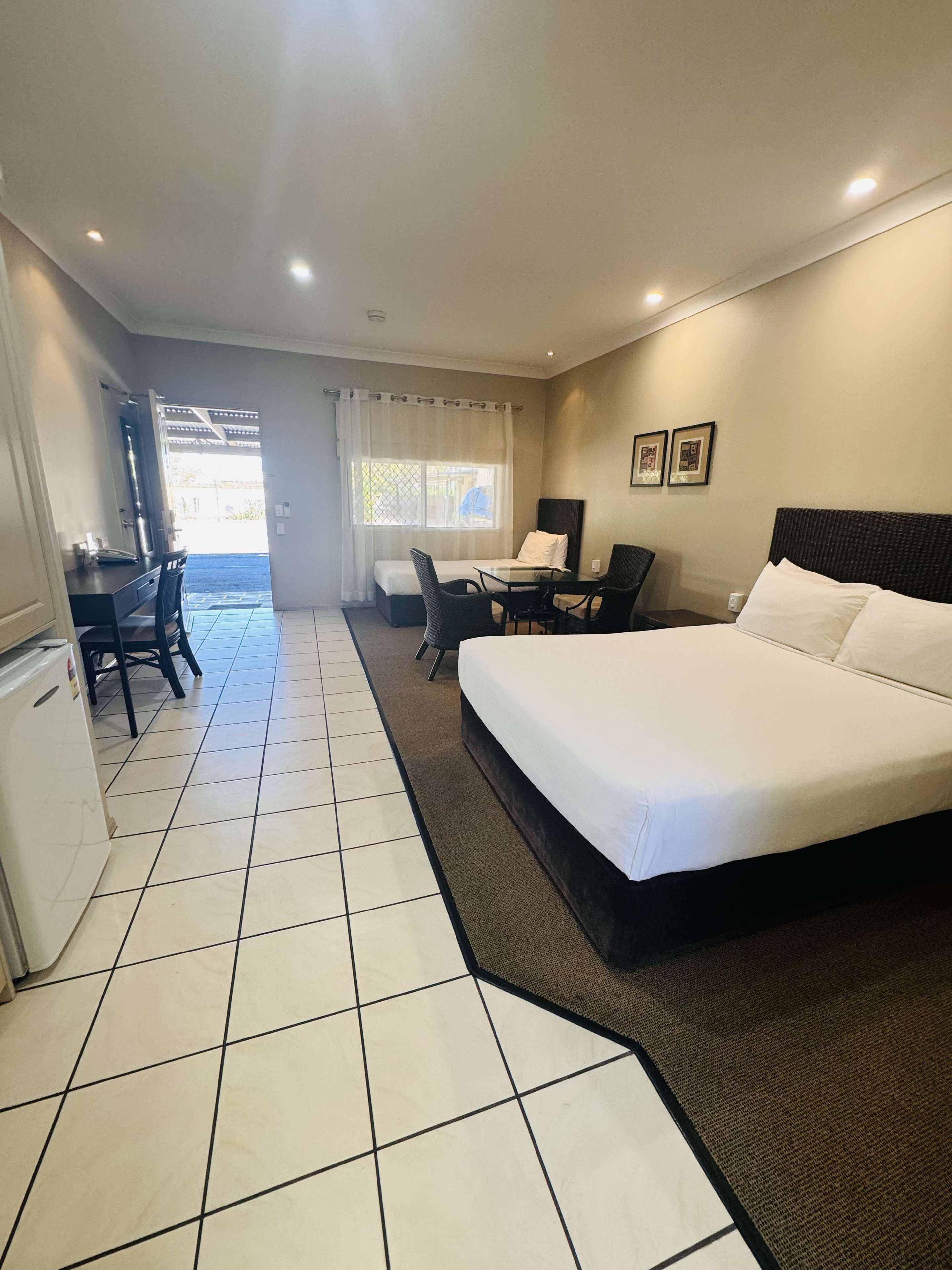 Premium bedding, minibar, individually decorated, individually furnished