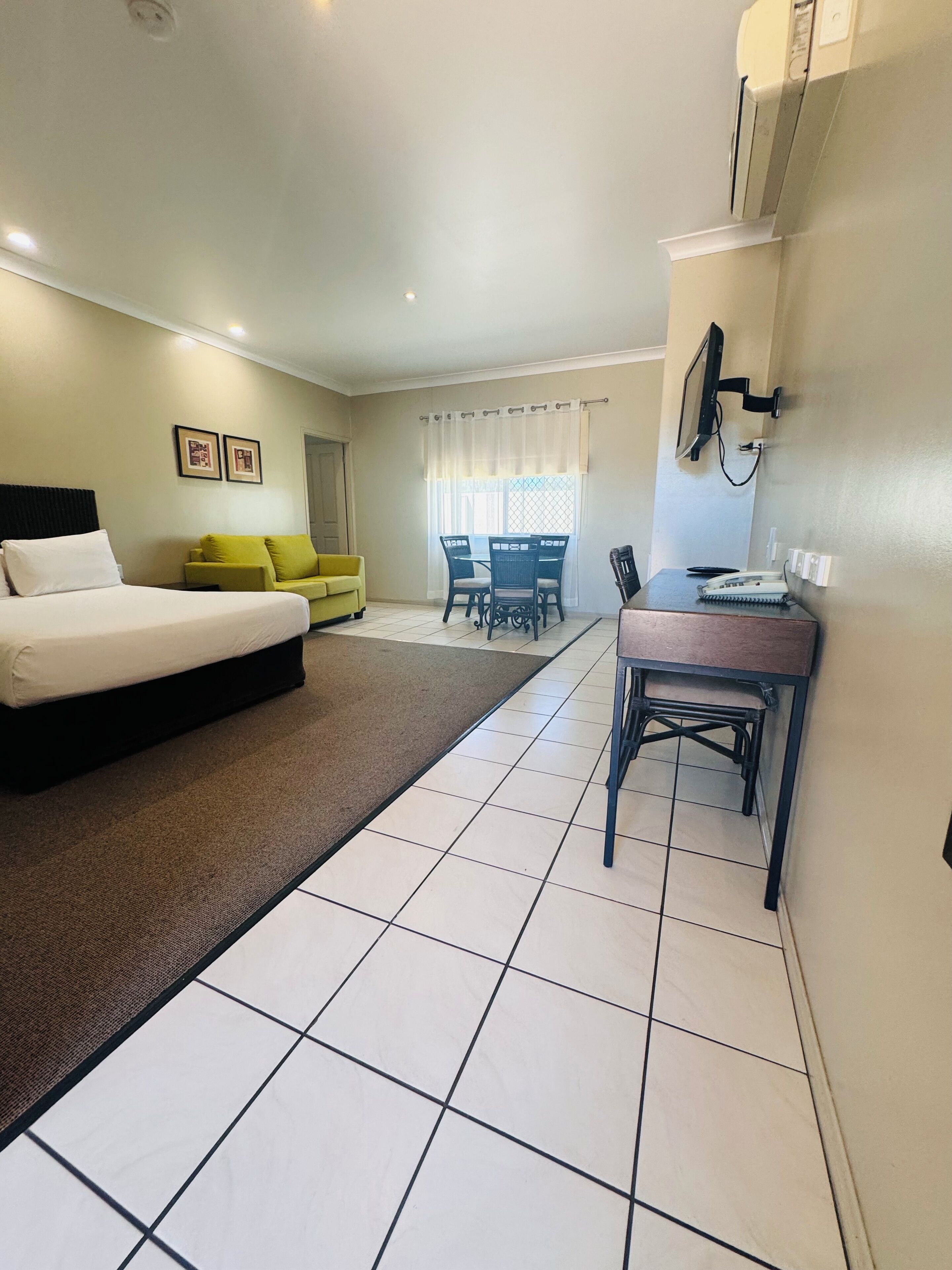 family suite, multiple beds, non smoking | 1 bedroom, premium bedding, minibar, individually decorated