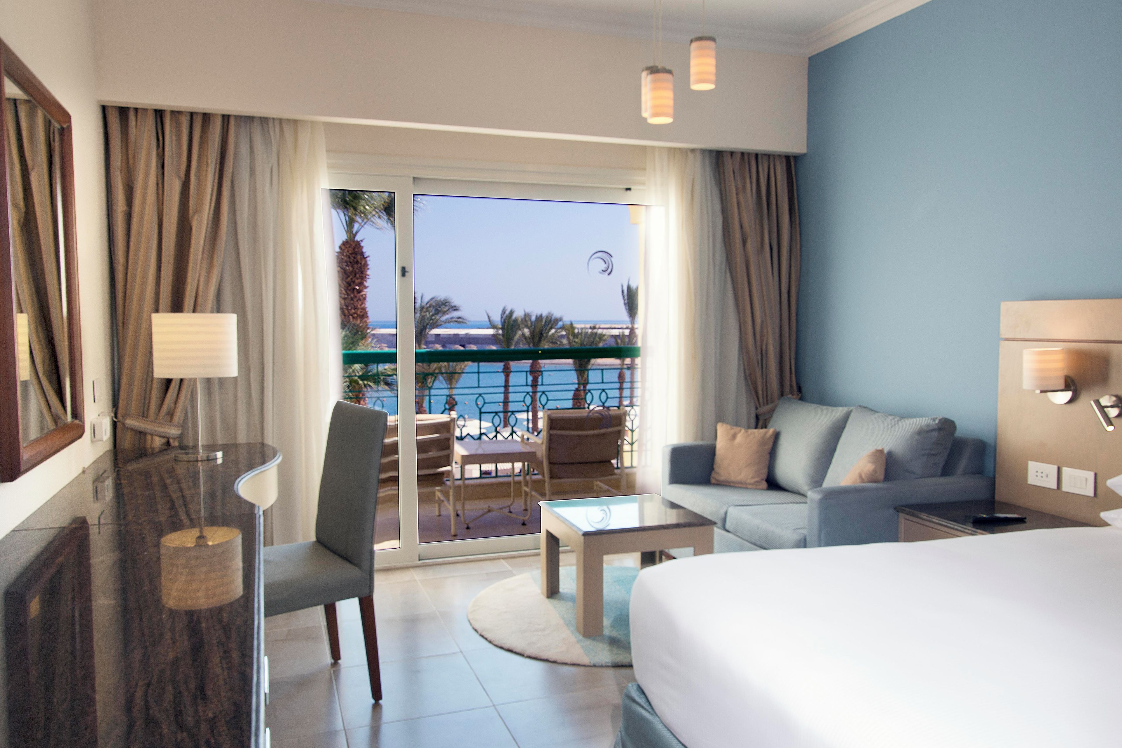 Premium Room, 1 King Bed, Sea View | Premium bedding, minibar, in-room safe, laptop workspace