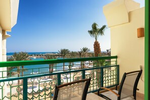 Premium Room, 1 King Bed, Sea View | Premium bedding, minibar, in-room safe, laptop workspace - Swiss Inn Resort Hurghada (Hurghada)