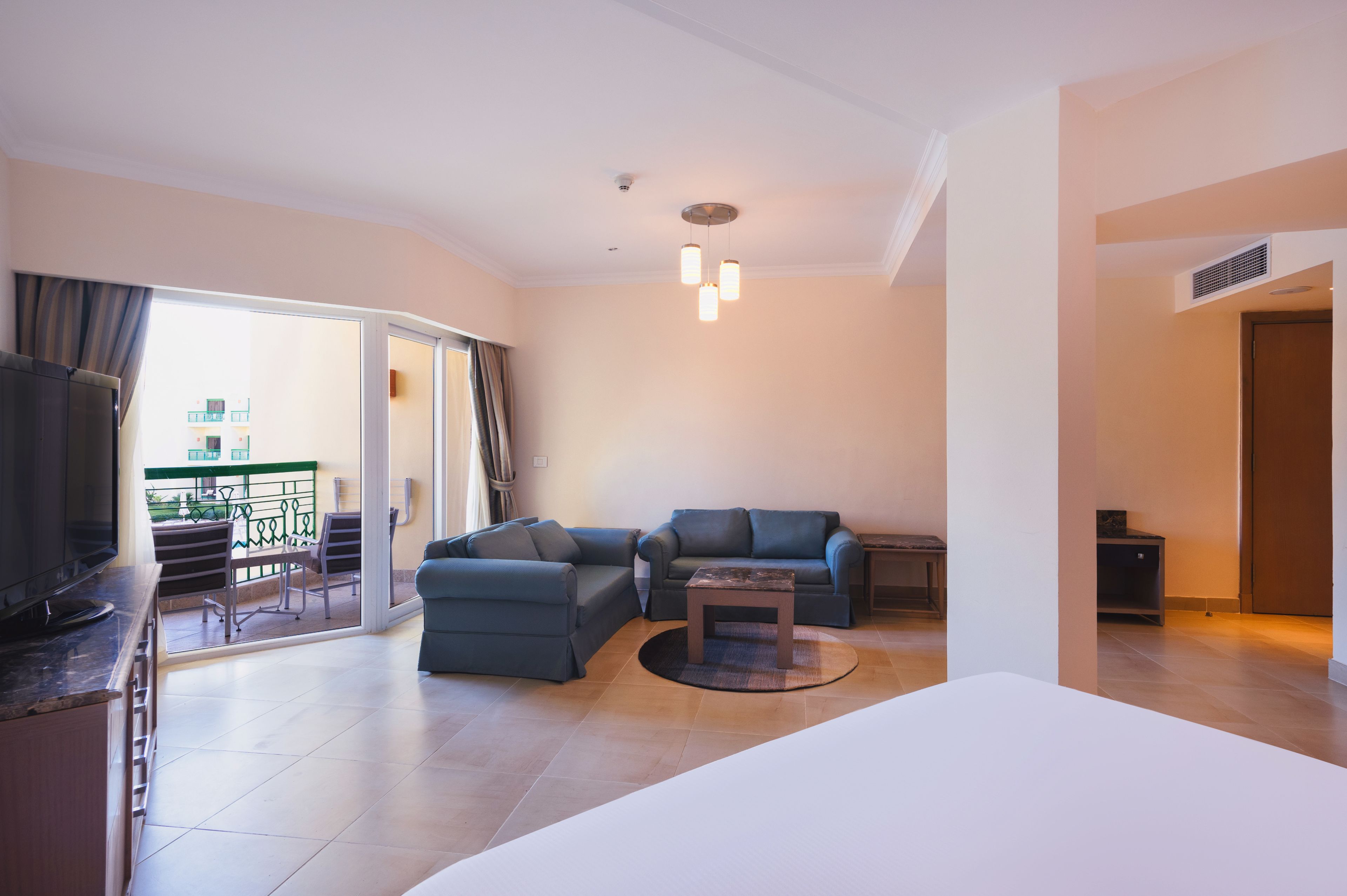 32-inch lcd tv with satellite channels, tv, fireplace