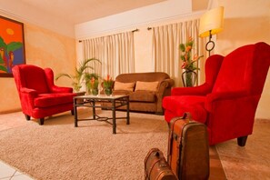 4 bedrooms, premium bedding, down comforters, minibar - Buganvillas Hotel Suites & Spa (Santa Cruz)