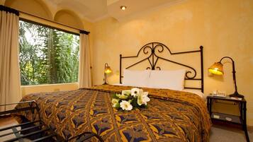 4 Schlafzimmer, hochwertige Bettwaren, Daunenbettdecken, Minibar