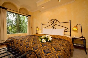 4 bedrooms, premium bedding, down comforters, minibar - Buganvillas Hotel Suites & Spa (Santa Cruz)