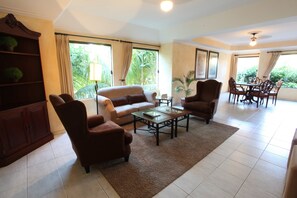 4 bedrooms, premium bedding, down comforters, minibar - Buganvillas Hotel Suites & Spa (Santa Cruz)