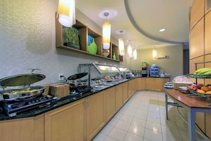 Free daily buffet breakfast