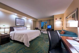 Suite, 1 Bedroom | Egyptian cotton sheets, premium bedding, pillowtop beds, desk
