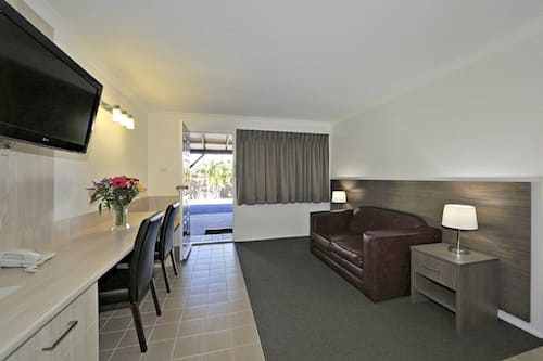 Self Contained Unit | Living area