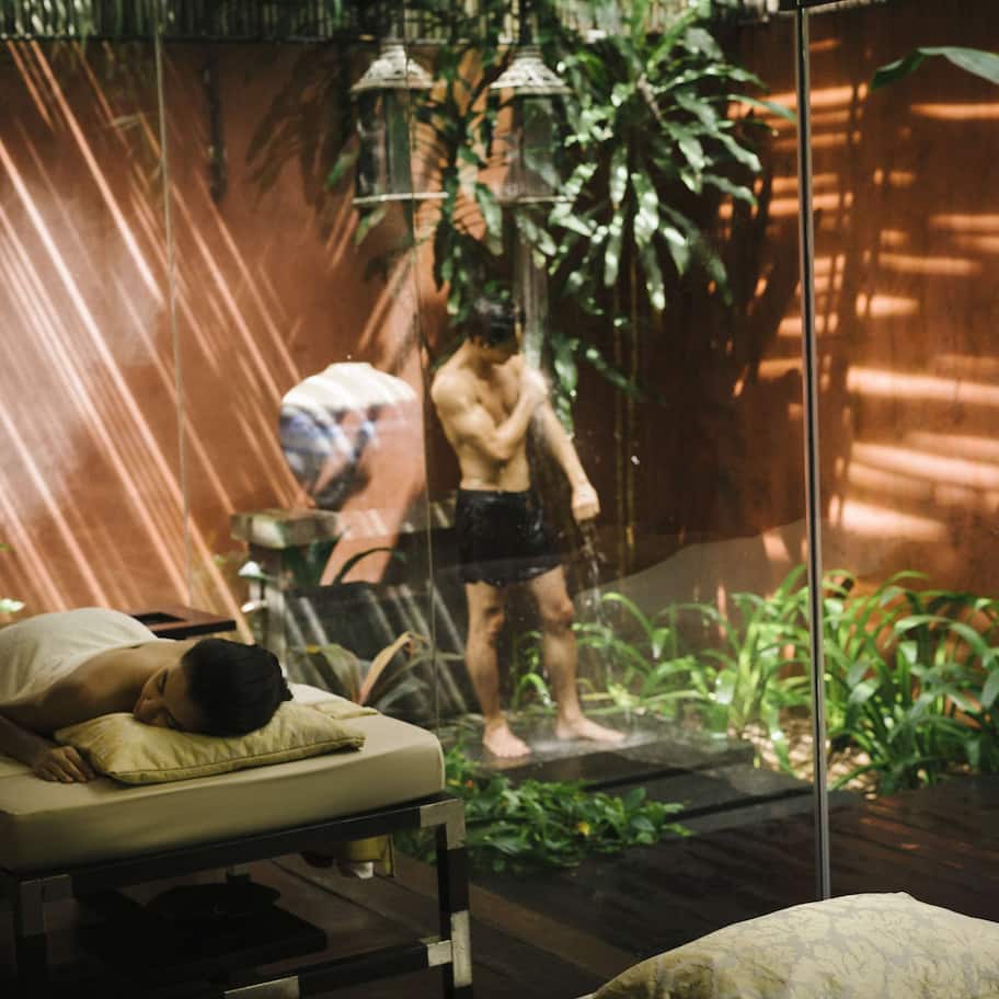 Couples treatment rooms, body treatments, aromatherapy