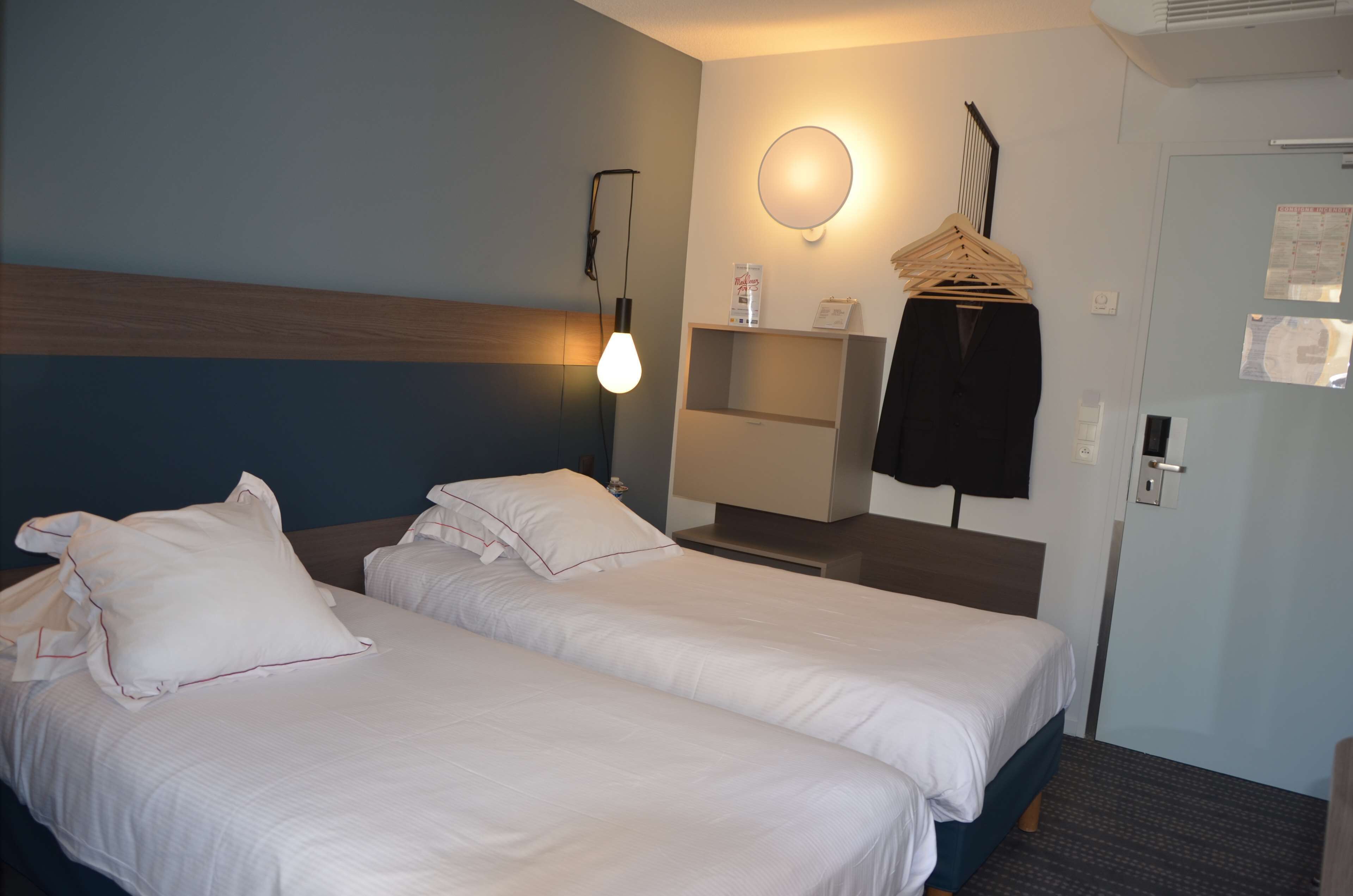 standard room, 2 single beds | premium bedding, desk, laptop workspace, blackout curtains