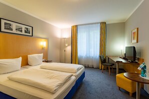 Superior Room | Hypo-allergenic bedding, in-room safe, desk, blackout curtains - Waldhotel Eskeshof (Wuppertal)