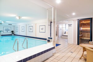 Una piscina techada