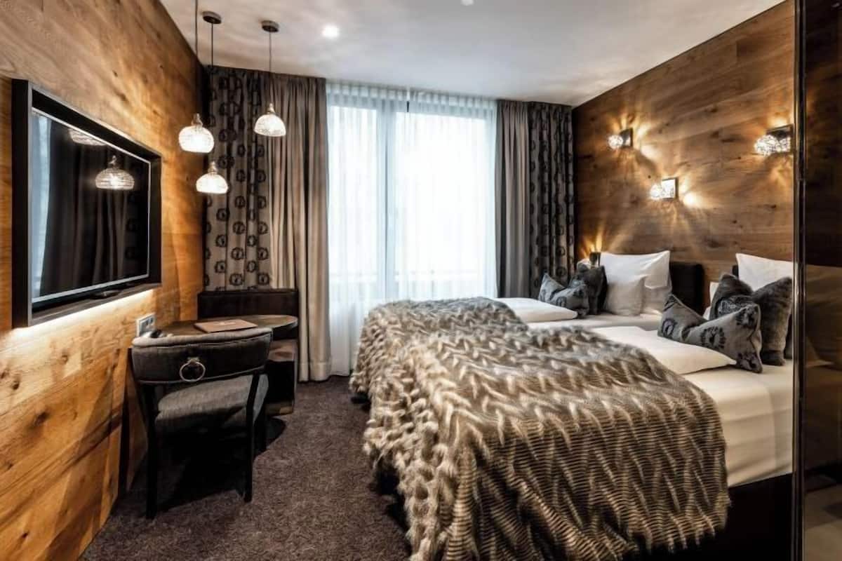 1 bedroom, minibar, in-room safe, individually decorated