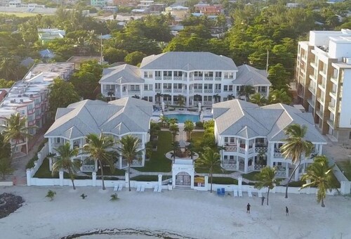 Grand Colony Island Villas