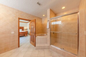 Villa, 3 Bedrooms, Pool View | Bathroom | Free toiletries, hair dryer, towels