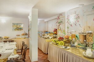 Desayuno estilo bufé