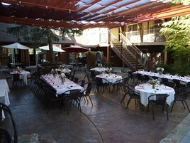 Tempat makan outdoor