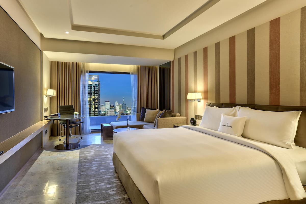 Superior Room, 1 King Bed | 1 bedroom, premium bedding, minibar, in-room safe